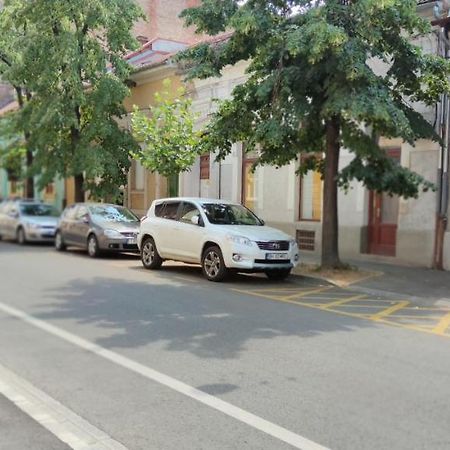 Hysteria Central Flat Oradea Bagian luar foto