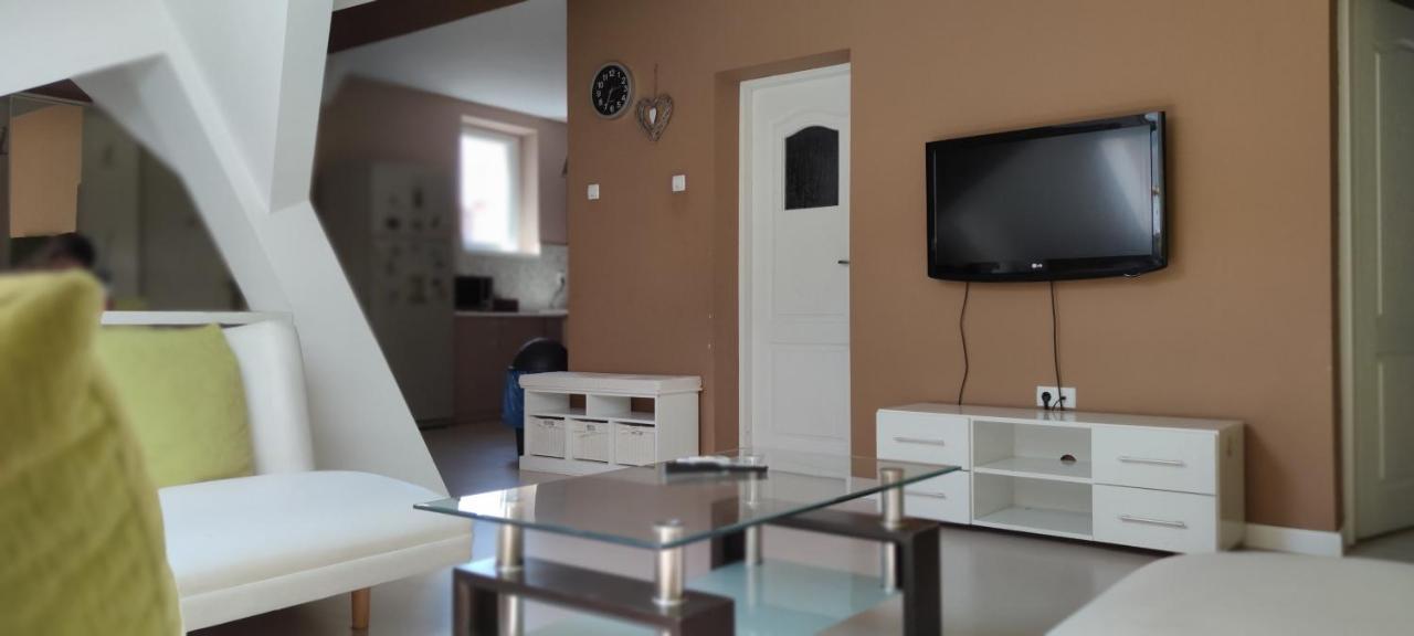 Hysteria Central Flat Oradea Bagian luar foto